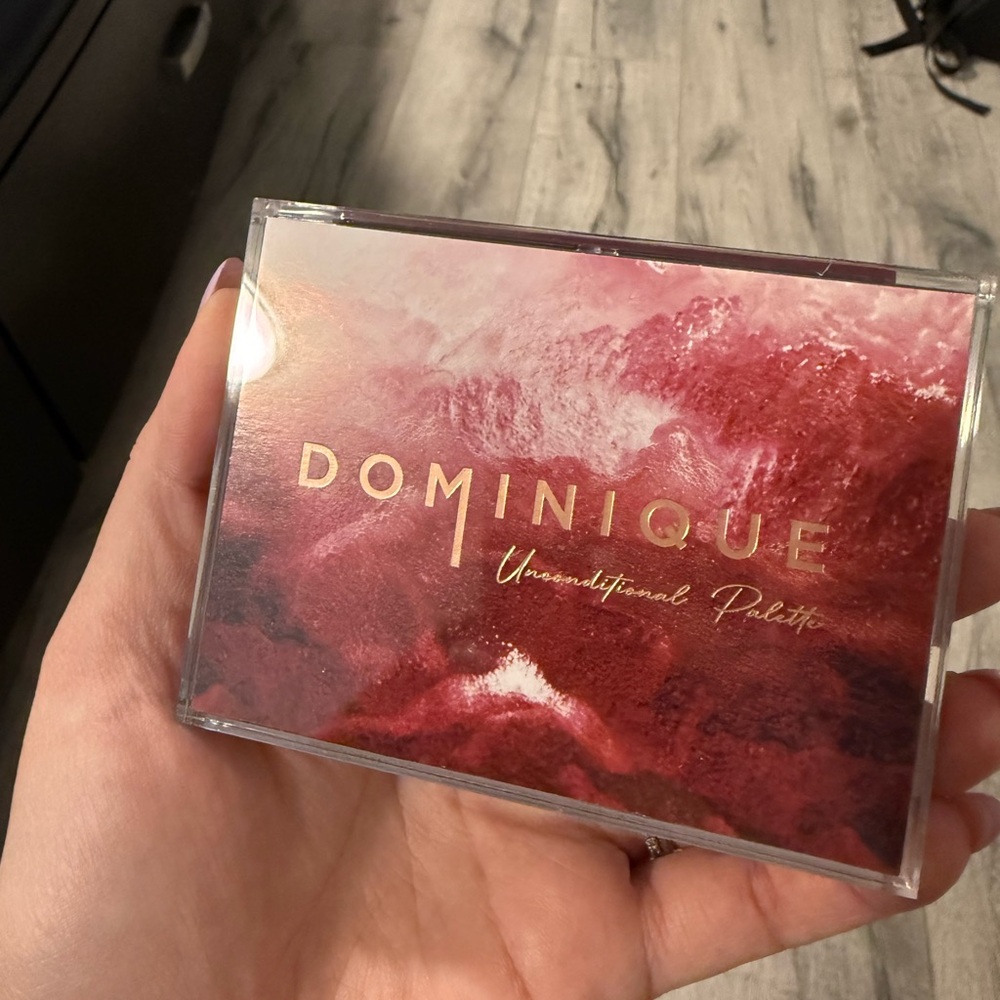 Dominique Unconditional Palette